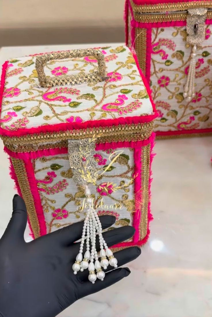 JODIDAARR FLORAL BHAJII PEEPA SET| SET OF 3